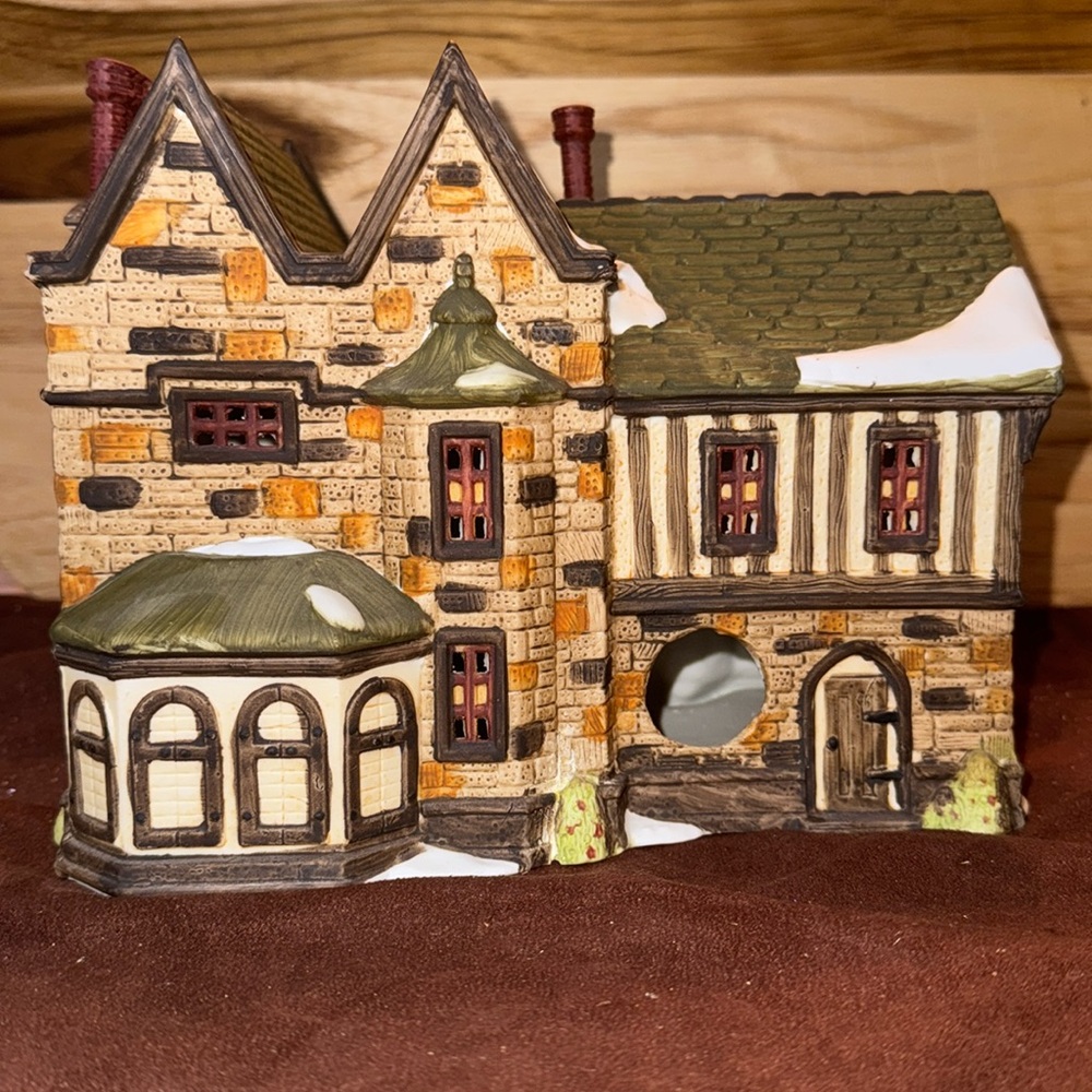 🐈‍⬛ Heritage Village Dickens Chesterton Manor Limited Edition retired - Picture 4 of 7